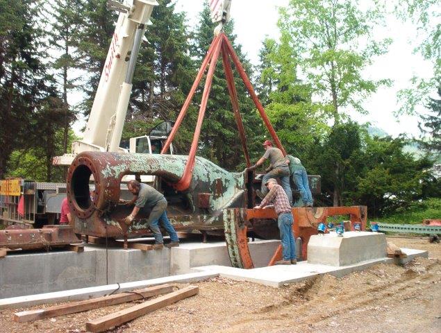 Placing Main Frame May 2006