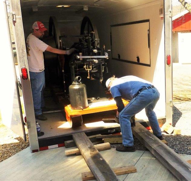Unloading Schleicher-Schumm Engine